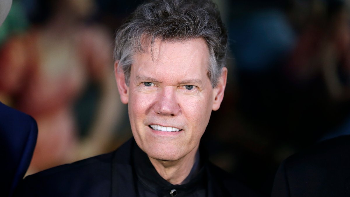 Country singer Randy Travis gets his voice back with help from AI – NBC 7 San Diego