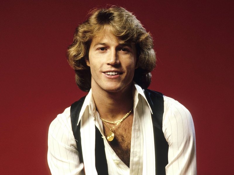 FLASHBACK: ANDY GIBB HITS NUMBER ONE WITH DEBUT SINGLE | Nights with Alice Cooper