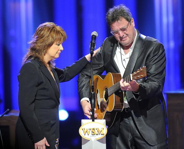 Tennessean on X: "Patty Loveless, tearful Vince Gill sing Go Rest High On  That Mountain. #GeorgeJones coverage: http://t.co/PVth1OgrZ0  http://t.co/eROOAKmei0" / X