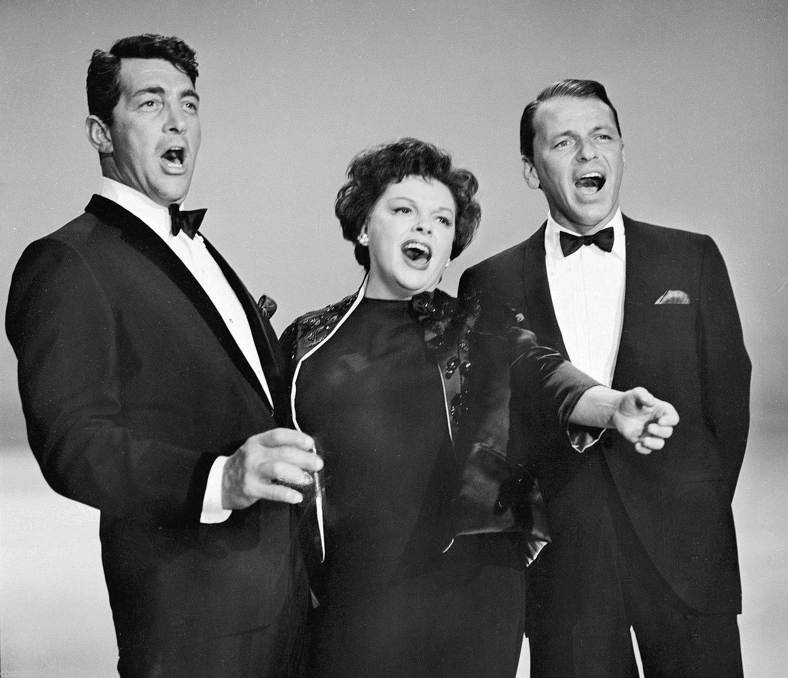 Tập tin:Dean Martin, Judy Garland and Frank Sinatra in 1962.jpg – Wikipedia  tiếng Việt