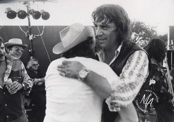 Waylon Jennings Songs on X: "Waylon and Willie, 1973 the first Willie Nelson's #4thofJuly picnic. https://t.co/qqXpC1Mpn4" / X