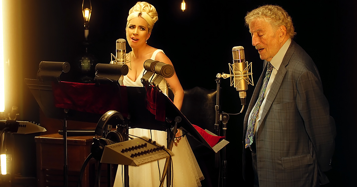 Tony Bennett & Lady Gaga glow as they sing 'I've Got You Under My Skin' –  Madly Odd!