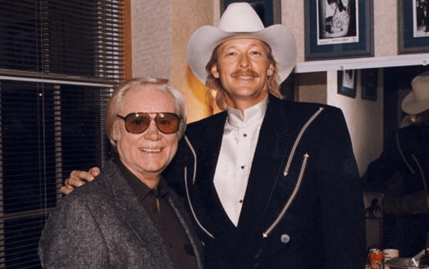 Throwback To Alan Jackson Performing "He Stopped Loving Her Today" At George  Jones' Funeral