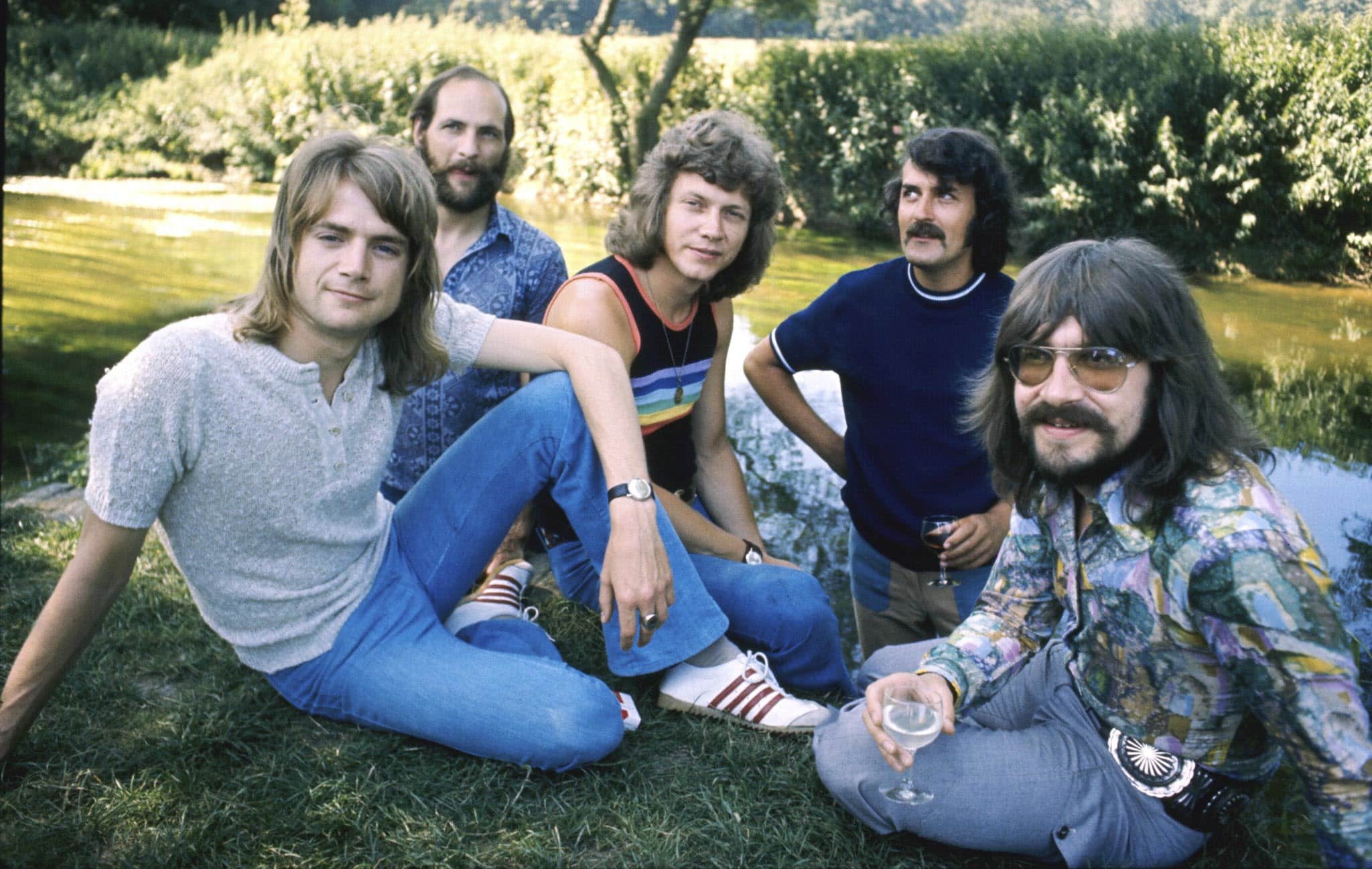 10 Best The Moody Blues Songs of All Time - Singersroom.com