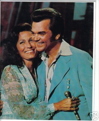 Loretta Lynn & Conway Twitty Live on Hee Haw | Loretta lynn, Conway twitty,  Country music