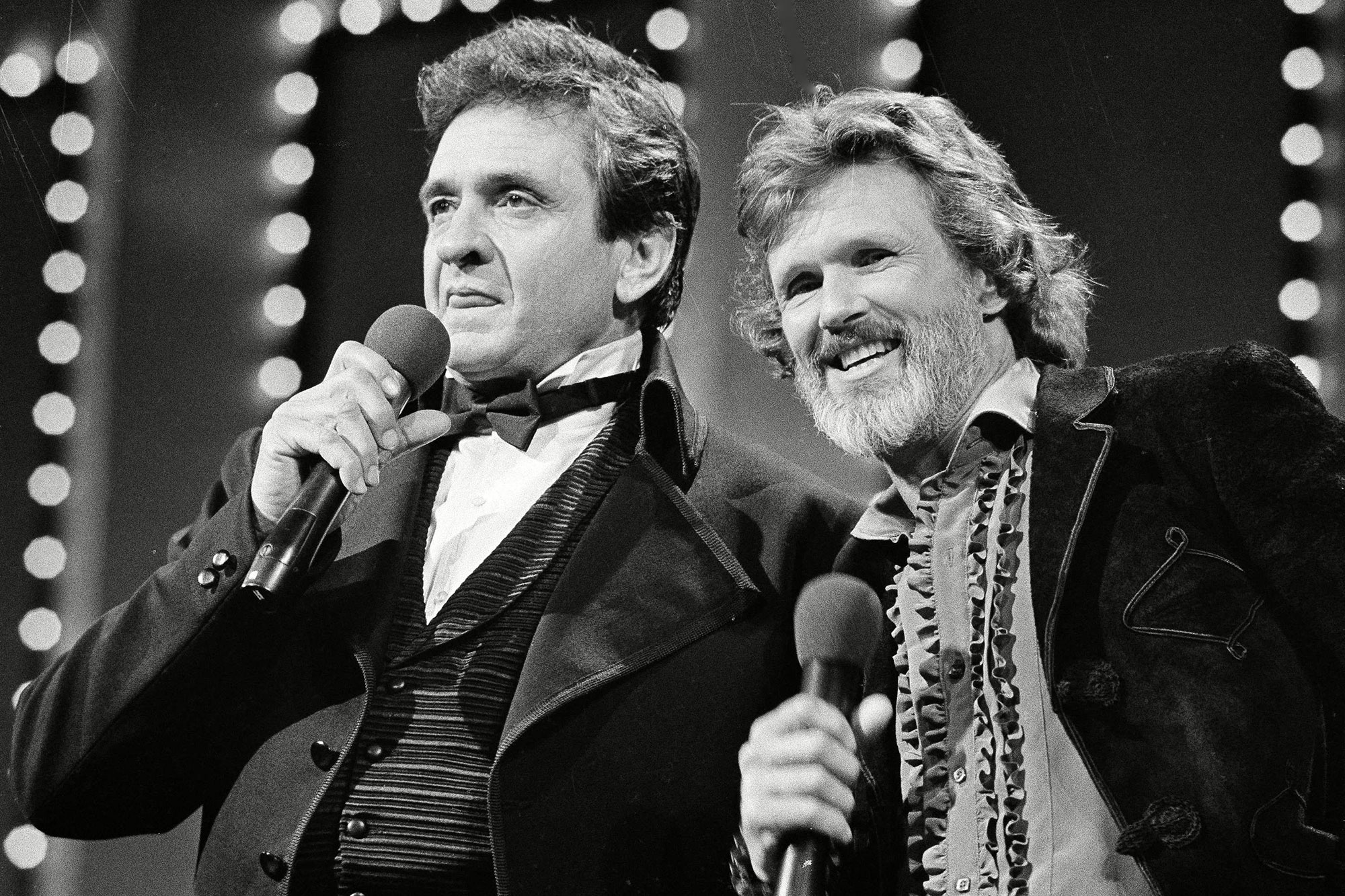 Flashback: Kris Kristofferson, Johnny Cash Sing 'To Beat the Devil'