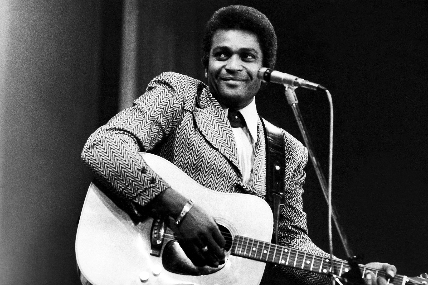 Charley Pride Dead at 86 From Covid-19 Complications