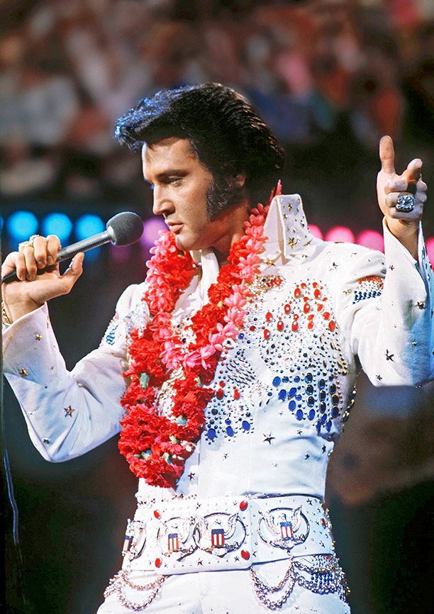 Elvis Presley 'collaborates' with an orchestra on new album