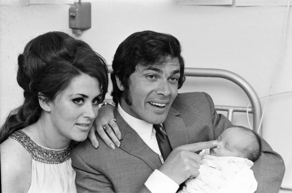 Engelbert Humperdinck and his wife Pat present their new