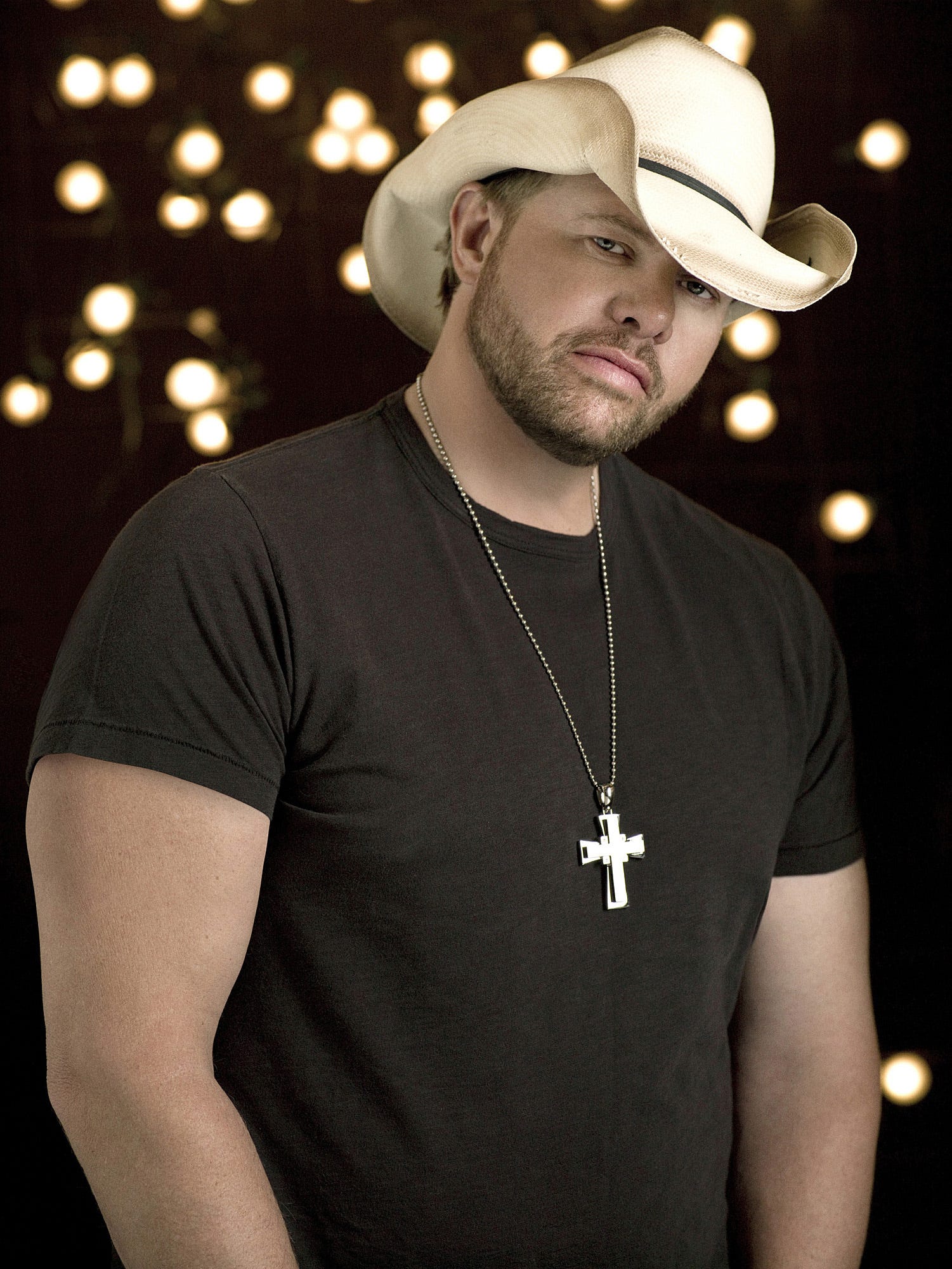 Country's Toby Keith will be singing for the soldiers