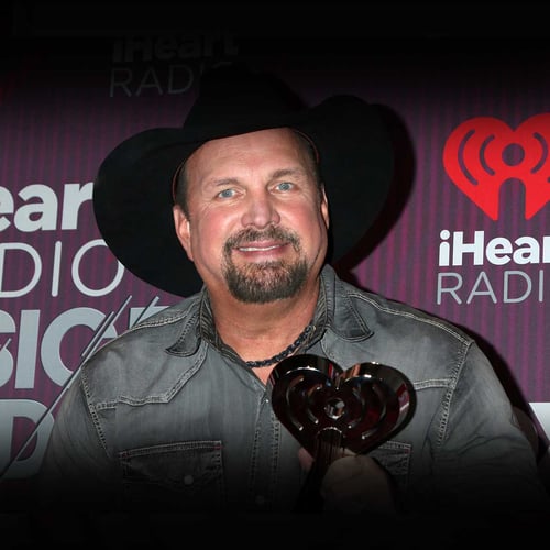 Garth Brooks - Age, Bio, Birthday, Family, Net Worth