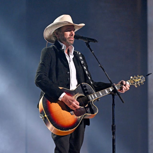 Toby Keith's Family Brought to Tears During CMT Awards Tribute