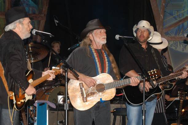 Photo of Toby KEITH and Merle HAGGARD and Willie NELSON; w/ Merle Haggard & Toby Keith