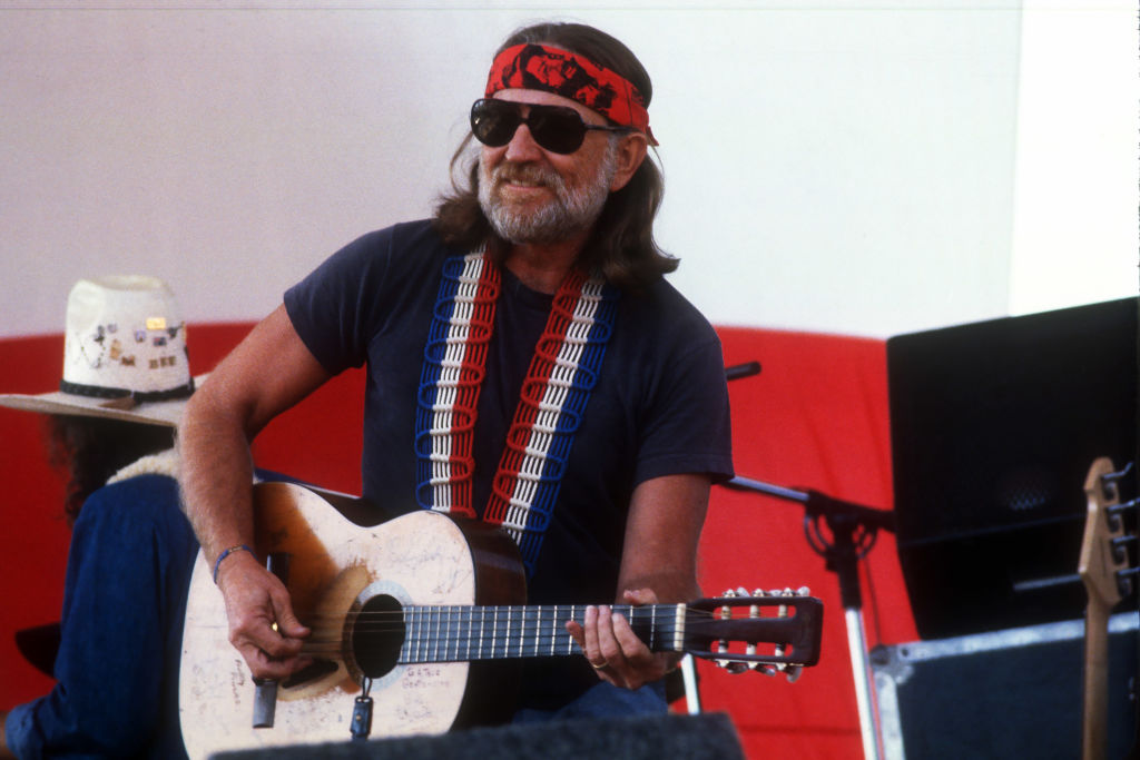 What Would It Be Like With Willie Nelson As Your Landlord? - InsideHook